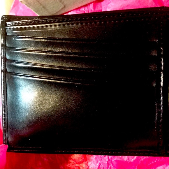 HOLD—Men’s Kenneth Cole leather wallet NWT - Picture 4 of 10